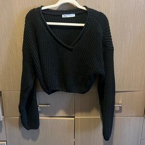 Super cute and comfy black knit sweater! Perfect for winter and going out!
